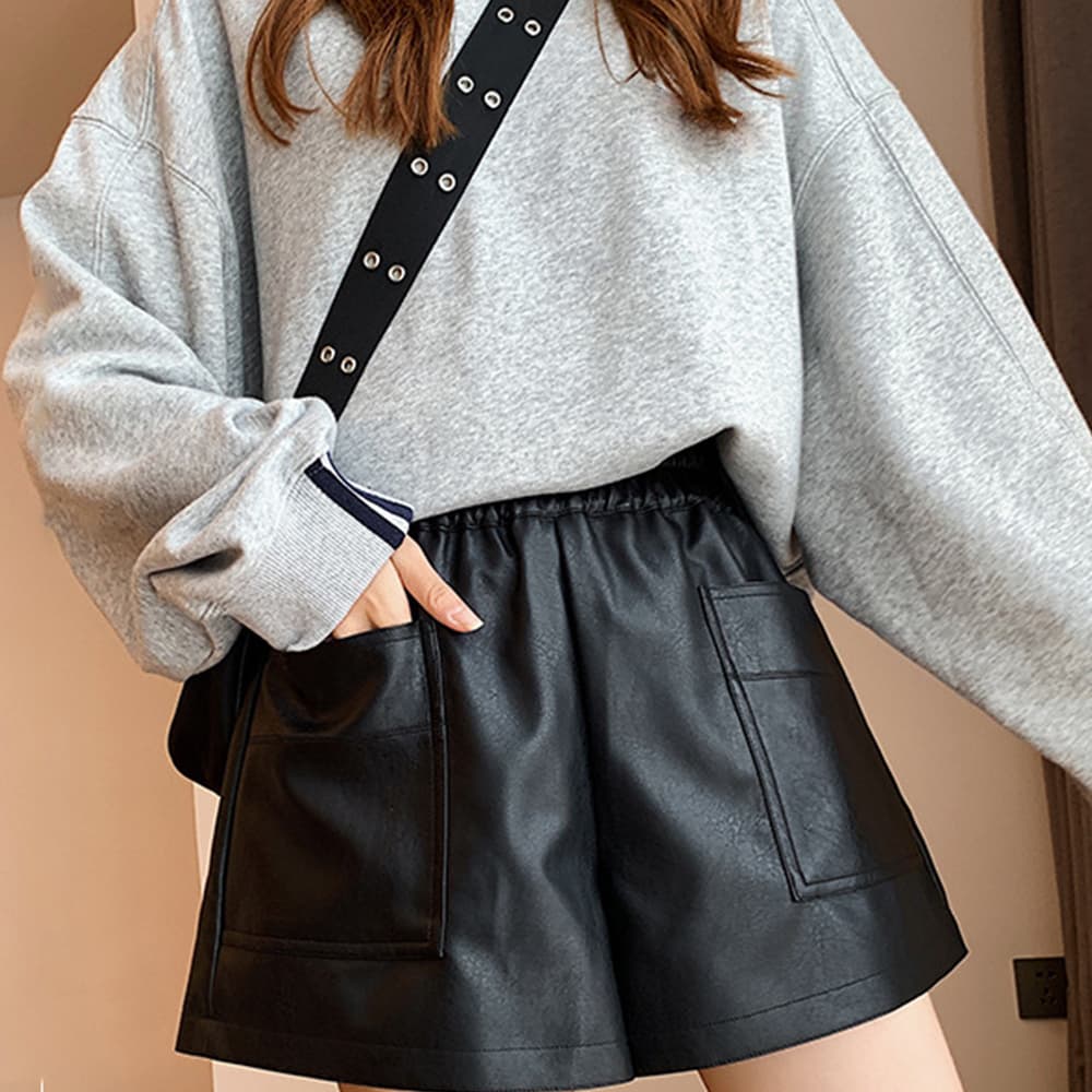 レディース フェイクレザー ショートパンツ ゴム楽ちん