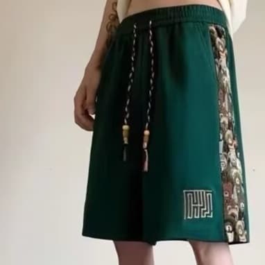 アニメキャラクター刺繍入り カジュアルショートパンツ