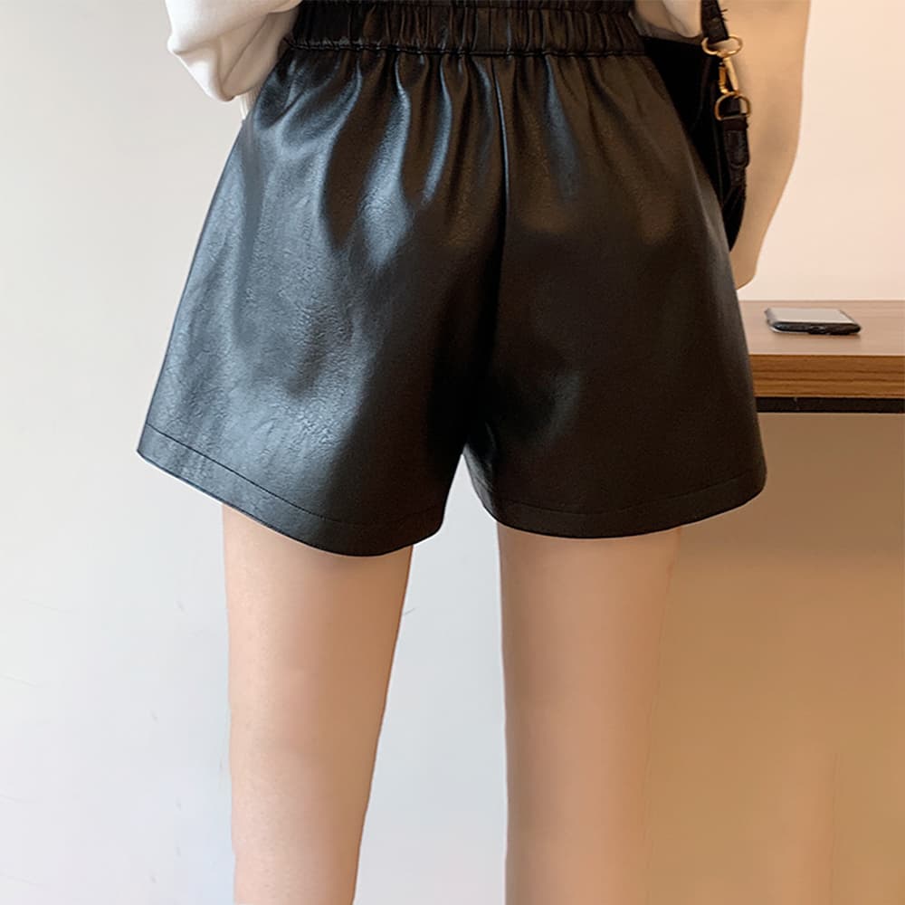 レディース フェイクレザー ショートパンツ ゴム楽ちん
