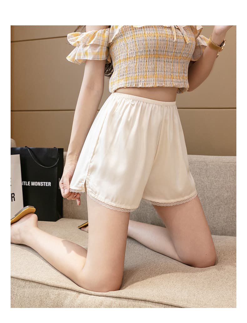 ショートパンツ サテン風レース裾ショートパンツ