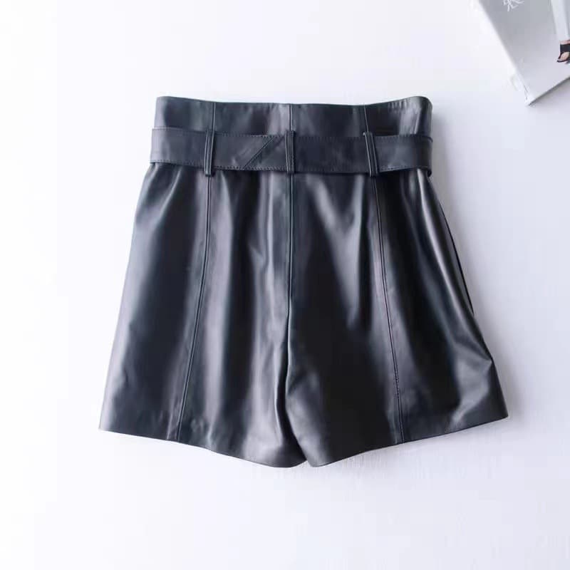 ウエストリボン合皮ショートパンツ