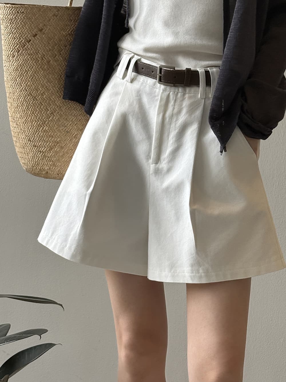 ショートパンツ ベルト付きフレアショートパンツ