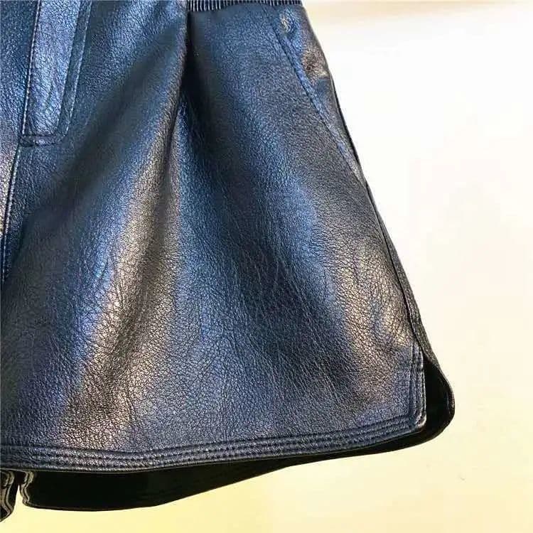 フレアデザイン合皮ショートパンツ
