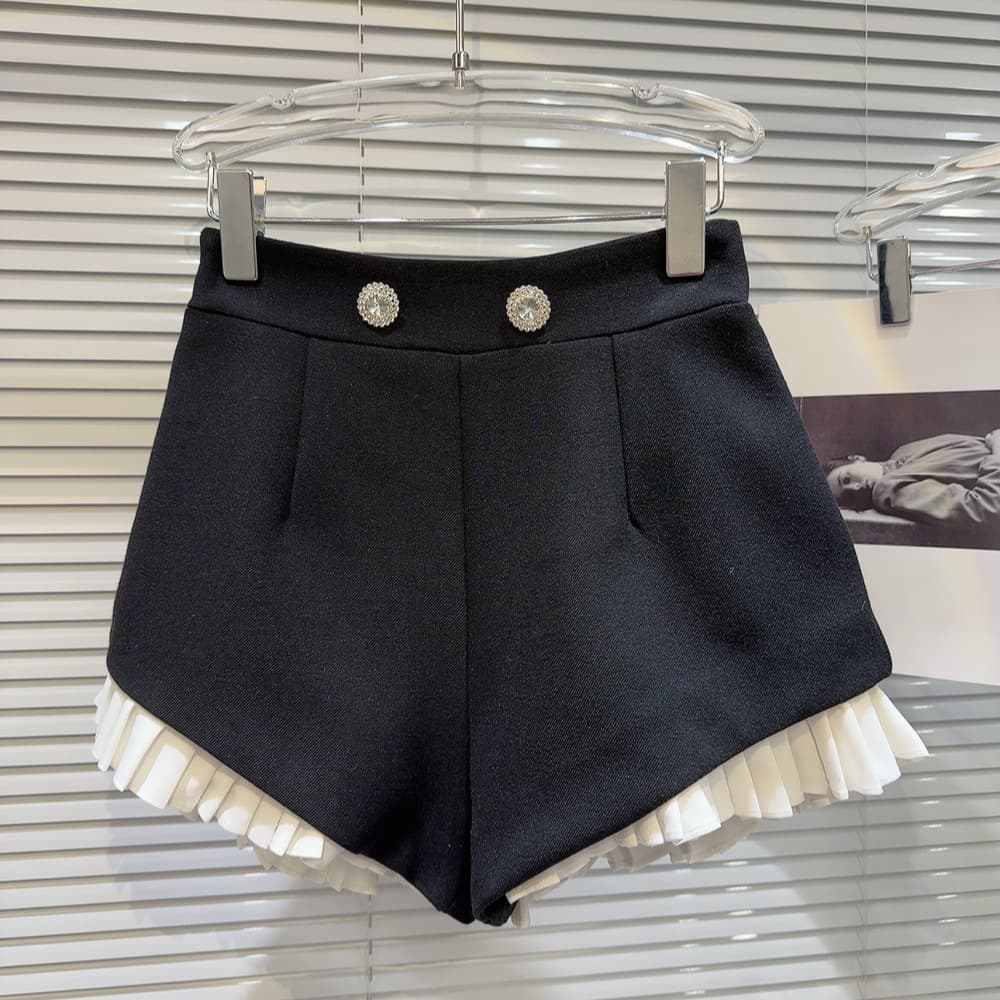 プリーツ裾飾り付き 宝石ボタンショートパンツ