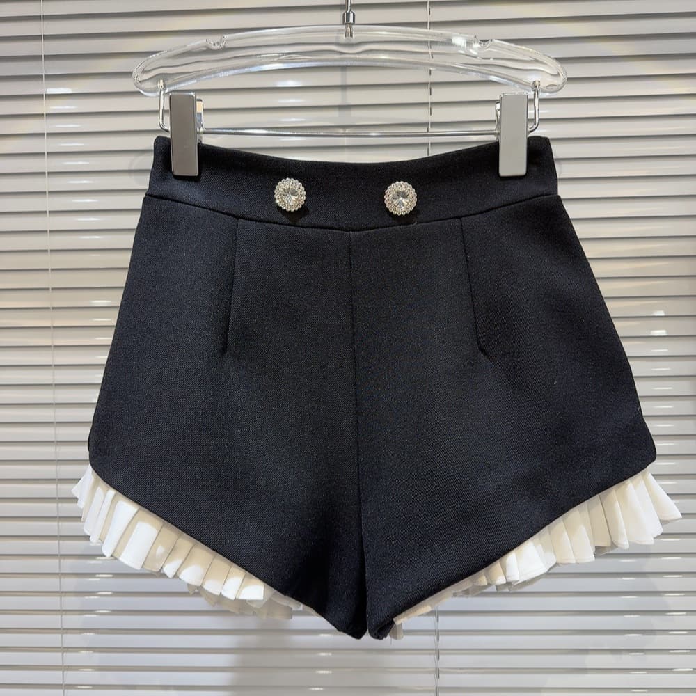 プリーツ裾飾り付き 宝石ボタンショートパンツ