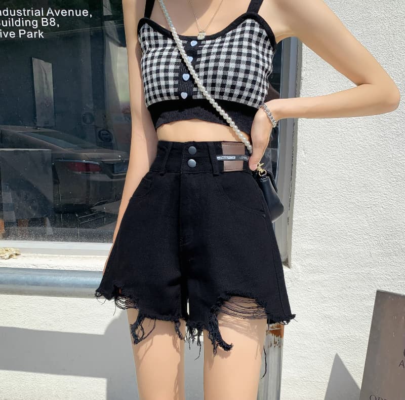 ダメージ加工ルーズショートパンツ