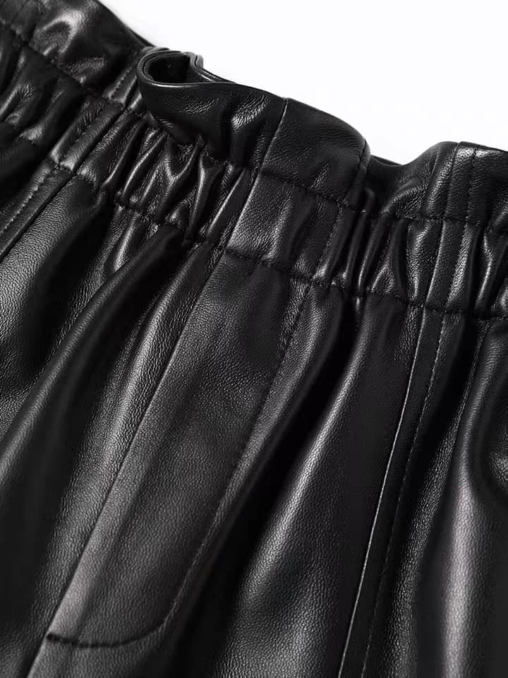 ゆったりウエストギャザーショートパンツ