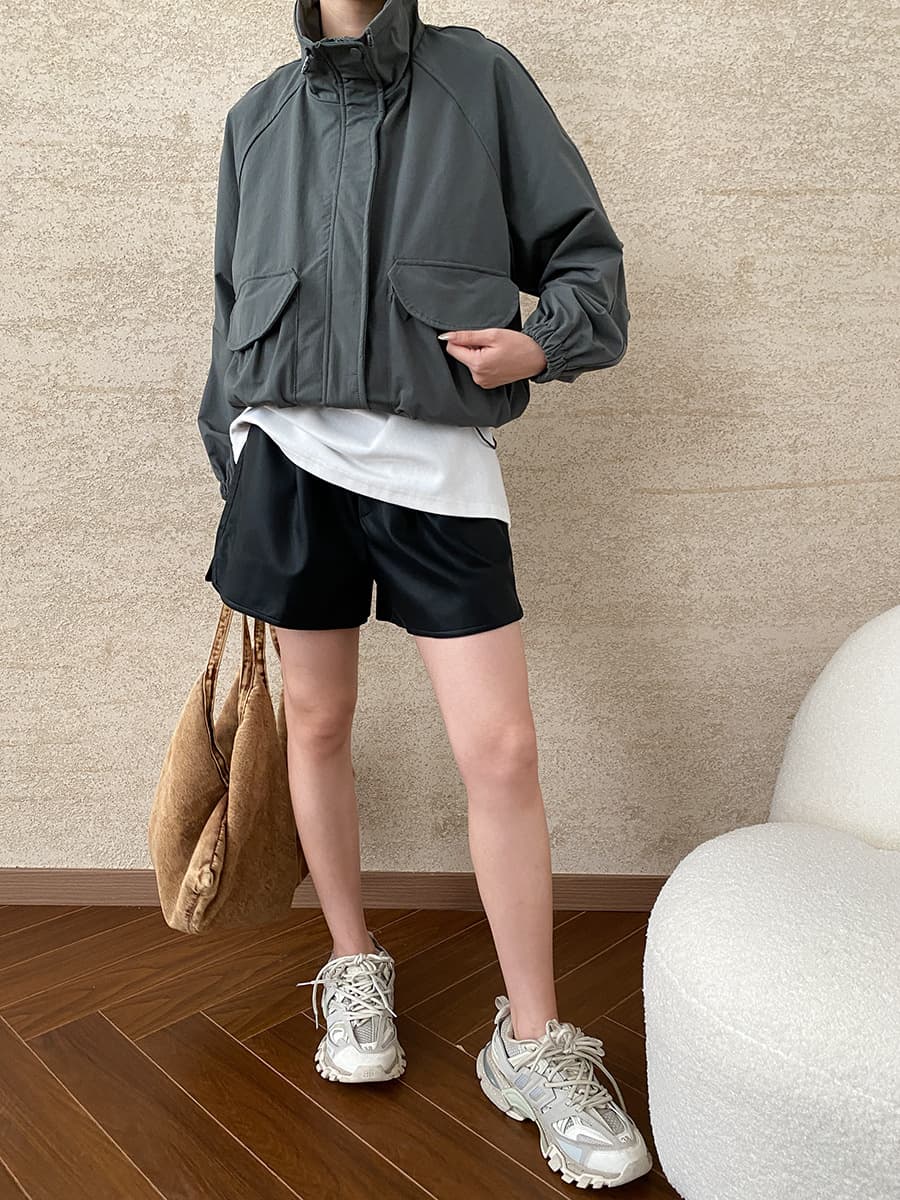 サイドスリット付きリラックスショートパンツ