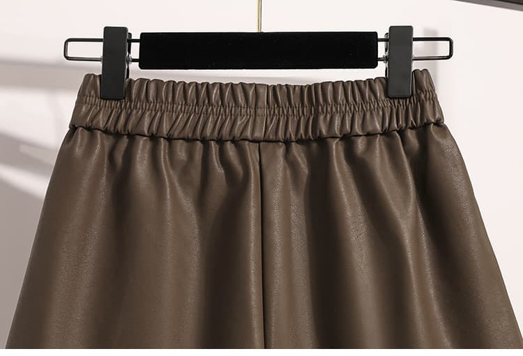 フェイクレザーフリーショートパンツ