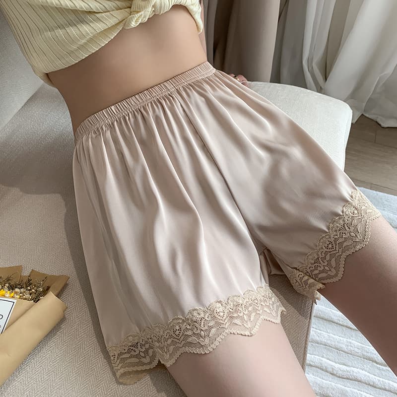 ショートパンツ サテン調レース付きショートパンツ