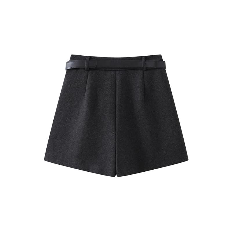 プリーツポケット付きベルトショートパンツ