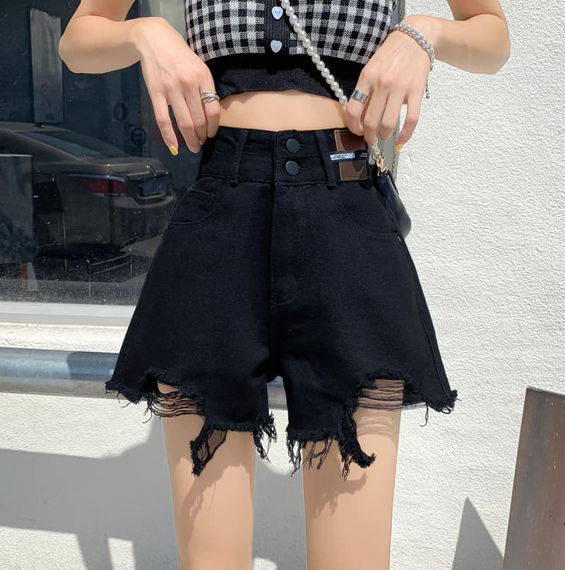 ダメージ加工ルーズショートパンツ