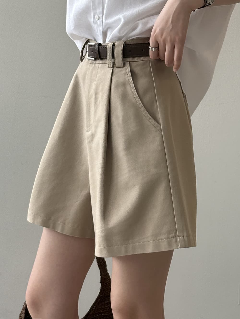 ショートパンツ ベルト付きフレアショートパンツ